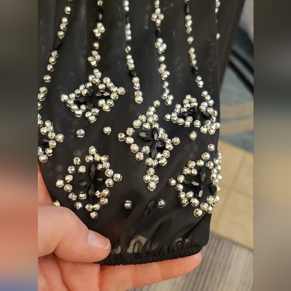 Elegant Black Evening Gown with Sheer Sleeves - Picture 6 of 8